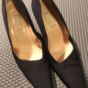 *VintageVera Wang Asymmetrical pumps